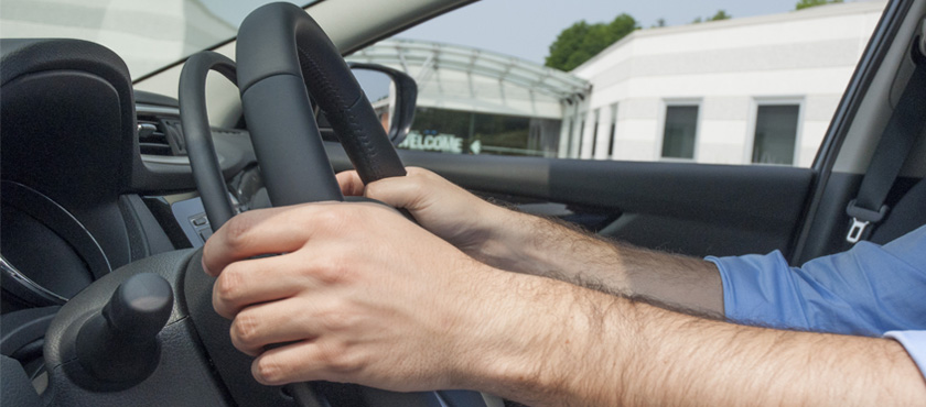 Acelerador debajo del volante K4